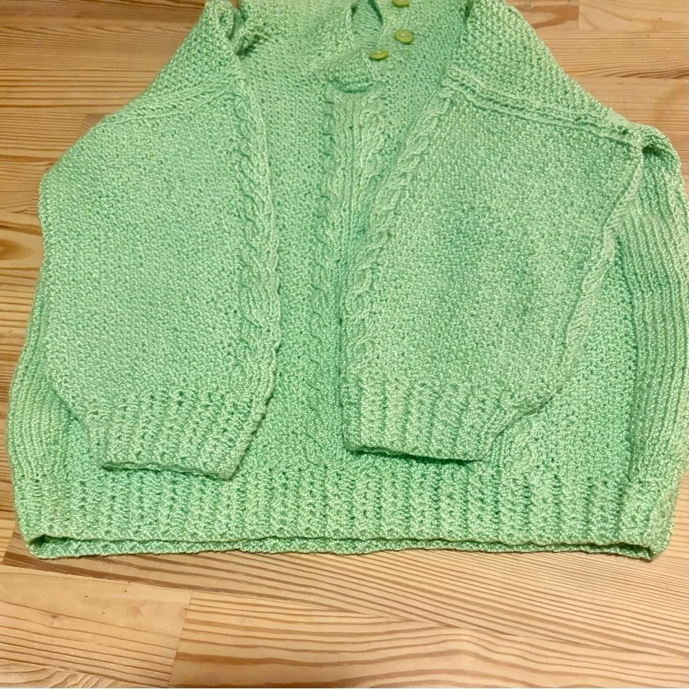 Vintage hand knit green‎ child’s sweater 4T